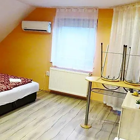 Konukevi Hoforras Wellness Vendeghaz