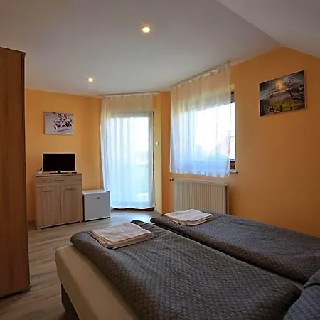 Hoforras Wellness Vendeghaz