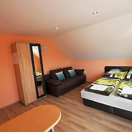 Hoforras Wellness Vendeghaz 3*