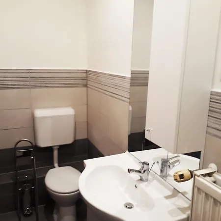 Konukevi Hoforras Wellness Vendeghaz 3*