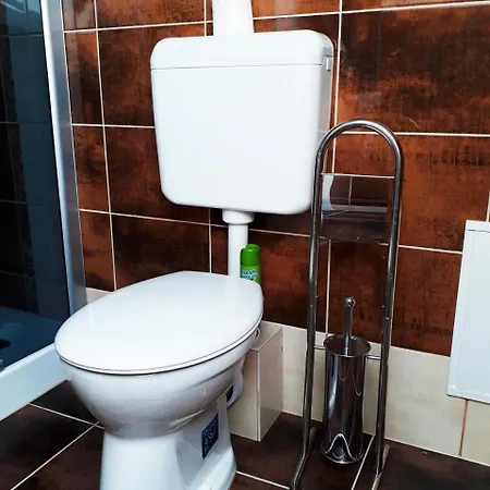 Hőforrás Wellness Affittacamere 3*