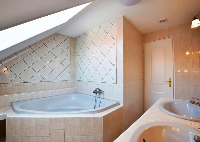 Hoforras Wellness Vendeghaz 3* Egerszalók